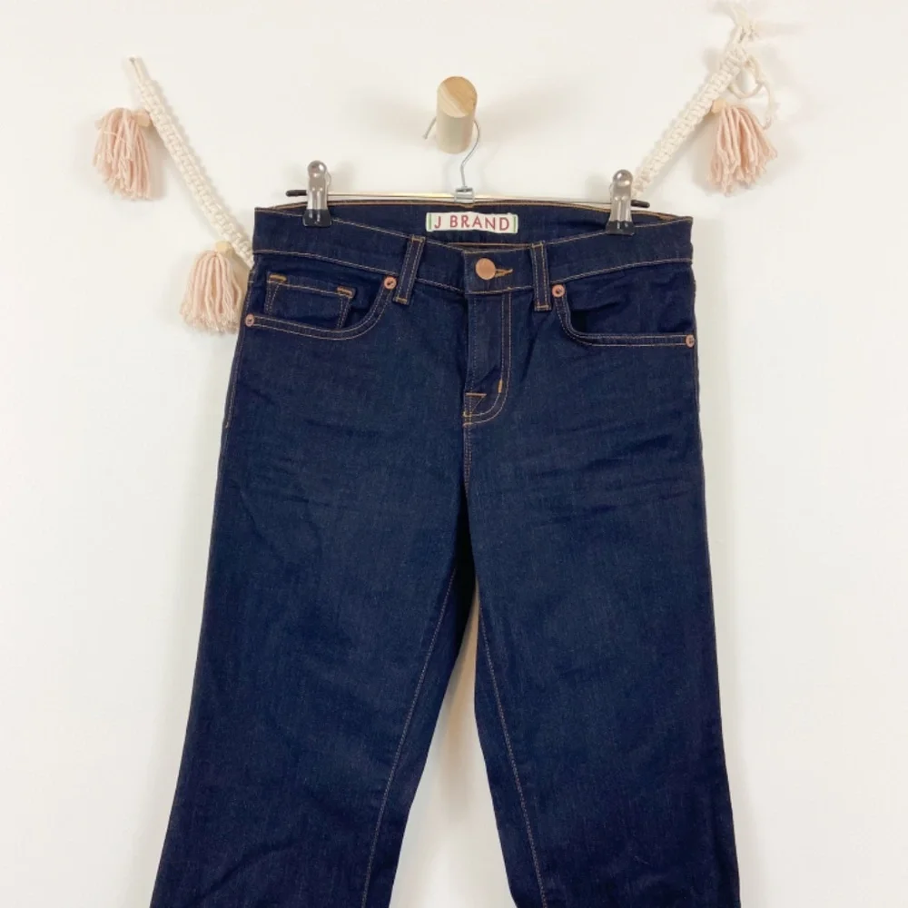 J Brand Dark Wash Slim Boot Flare Jeans Sz 26 - Picture 3 of 10